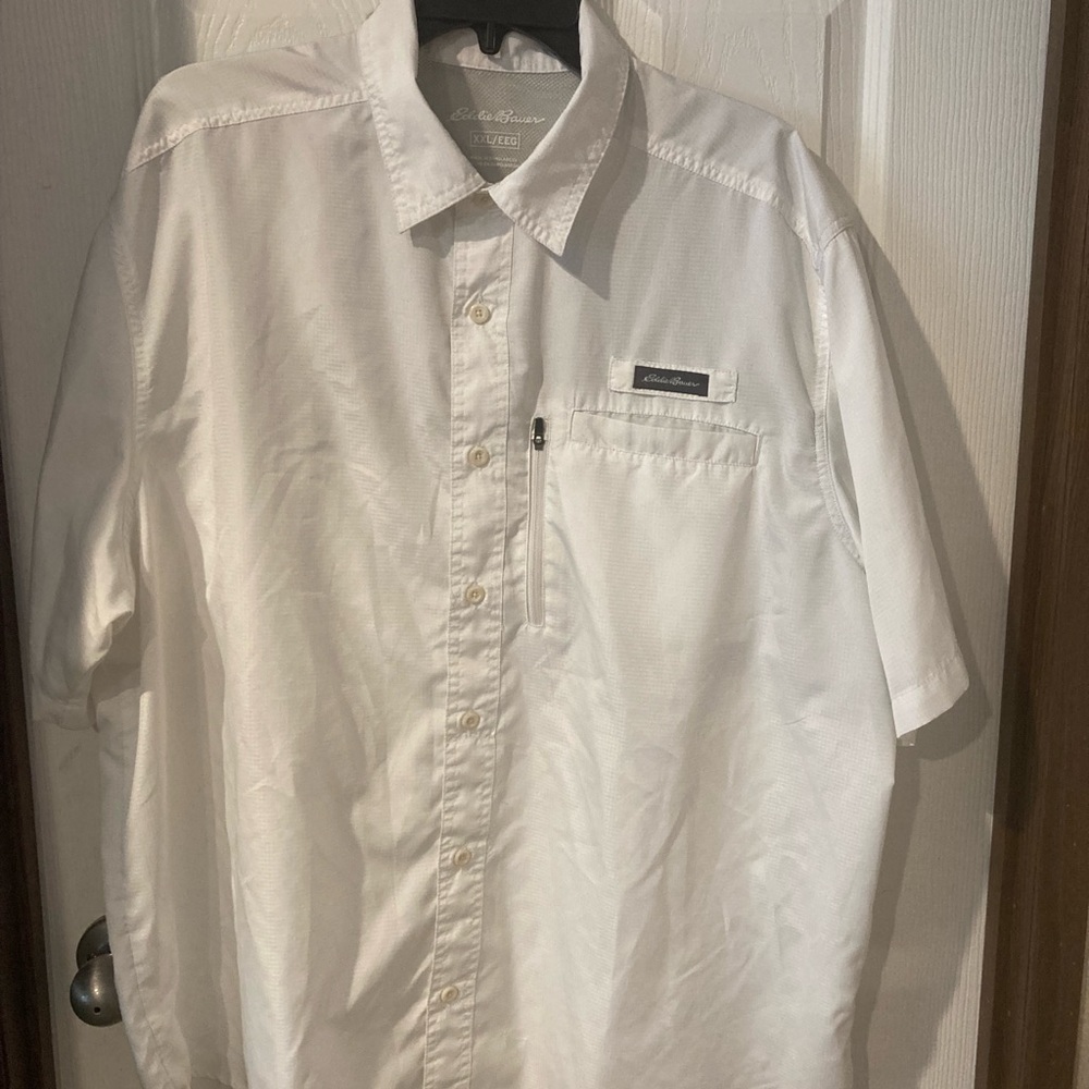 Eddie Bauer Men's White woven tech Short Sleeve Shirt